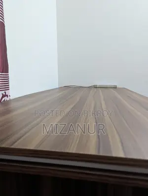 Office Desk 5 Feet * 2.8