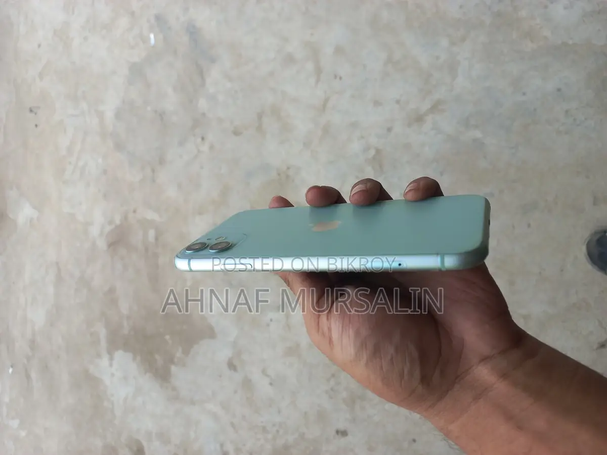 Apple iPhone 11 (Used)