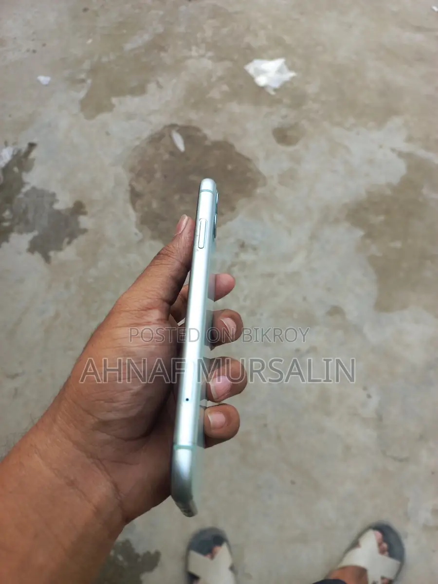 Apple iPhone 11 (Used)