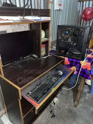 Computer with 4GB RAM