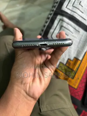Apple iPhone 11 . (Used)
