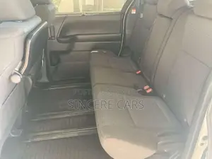 Toyota Noah X PKG HYB 2022