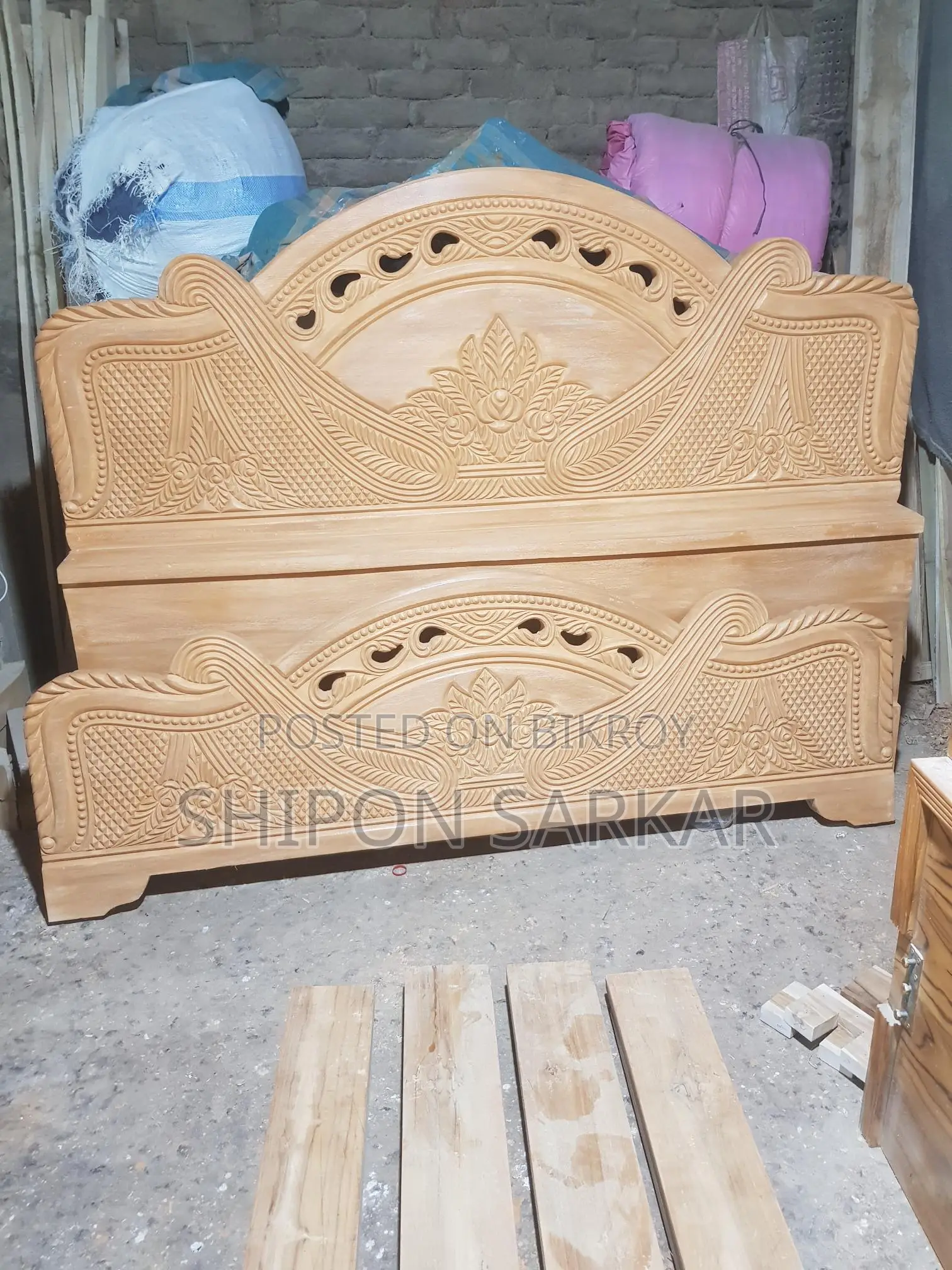 আকাশমনি কাটের আড়াই ইঞ্চি সেমি বক্স খাট