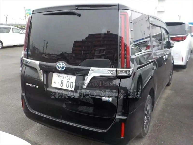 Toyota Esquire Hybrid Gi Black 2021