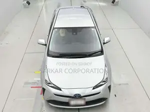 Toyota Prius S Safety 2021