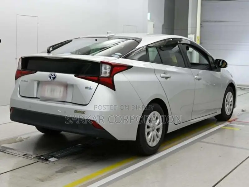 Toyota Prius S Safety 2021