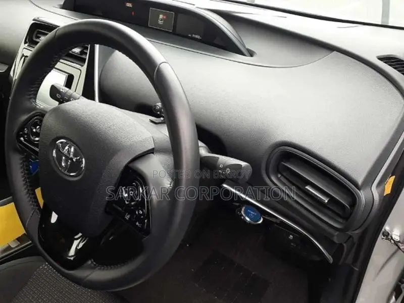 Toyota Prius S Safety 2021
