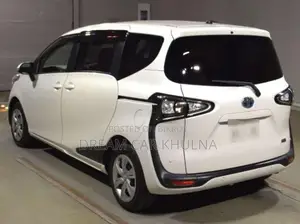 Toyota Sienta 7 Seater X pkg 2021