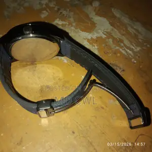 পুরুষদের জন্য প্রিমিয়াম ইটাচি ঘড়ি
