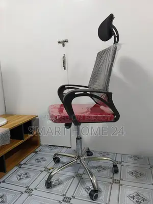 Mesh Office Chair with Headrest – Stylish Design & Long-Lasting Comfort