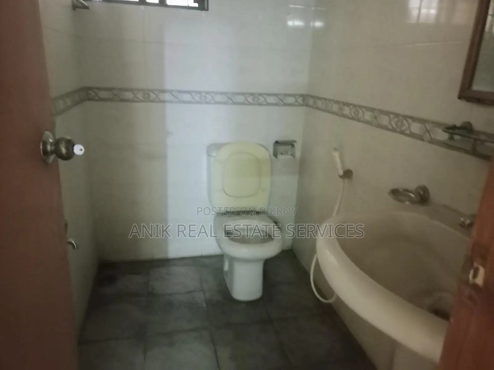 Good Quality 3 Bedroom Un Farnised Flat Rent At Gulshan
