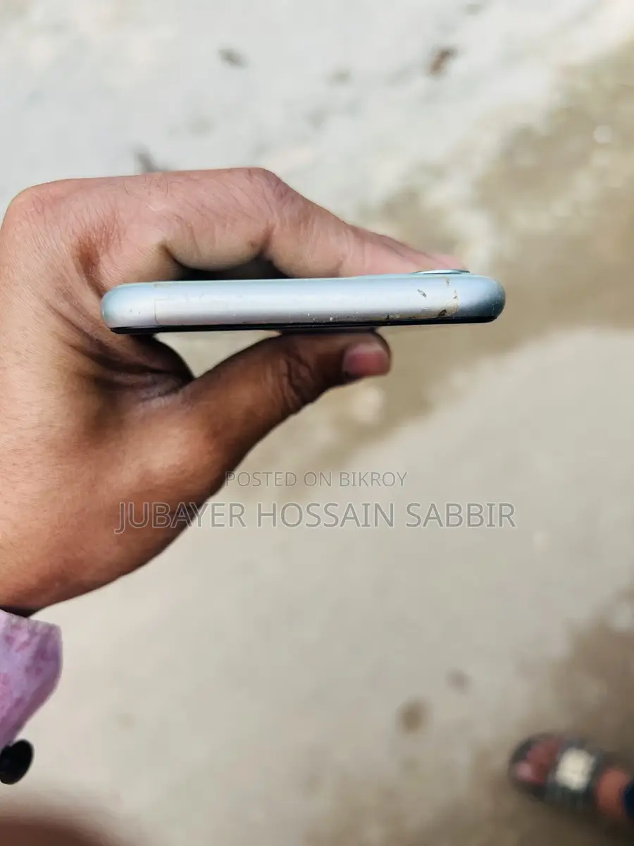 Apple iPhone 11 (Used)