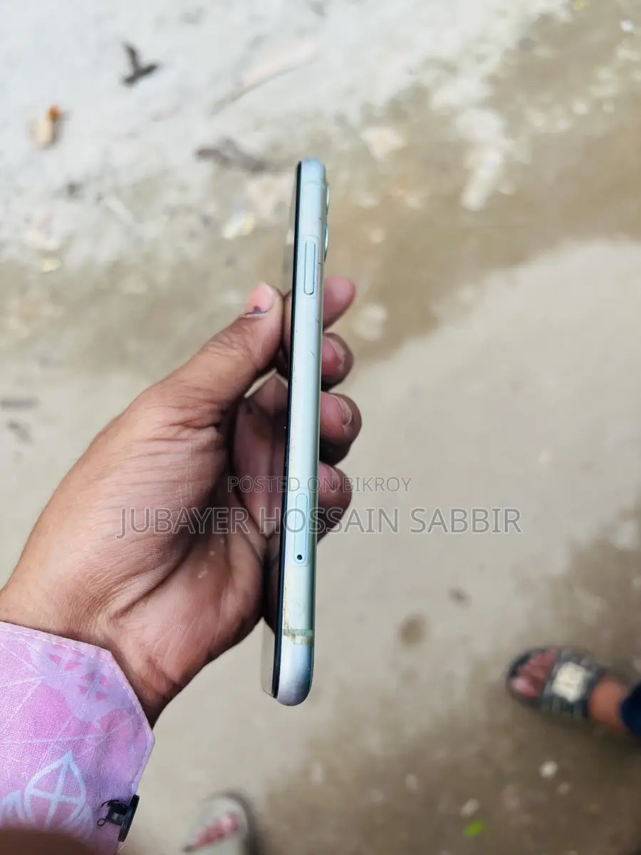 Apple iPhone 11 (Used)