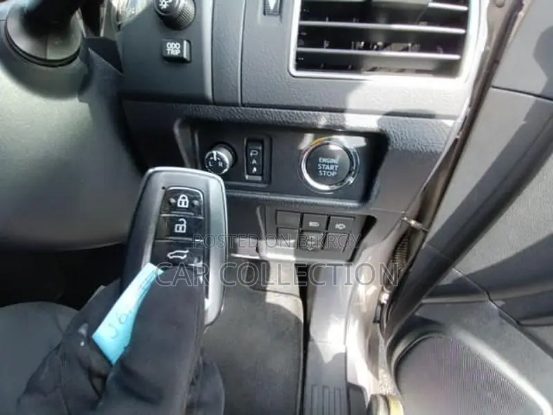 Toyota Land Cruiser TX L Package 70th 2022