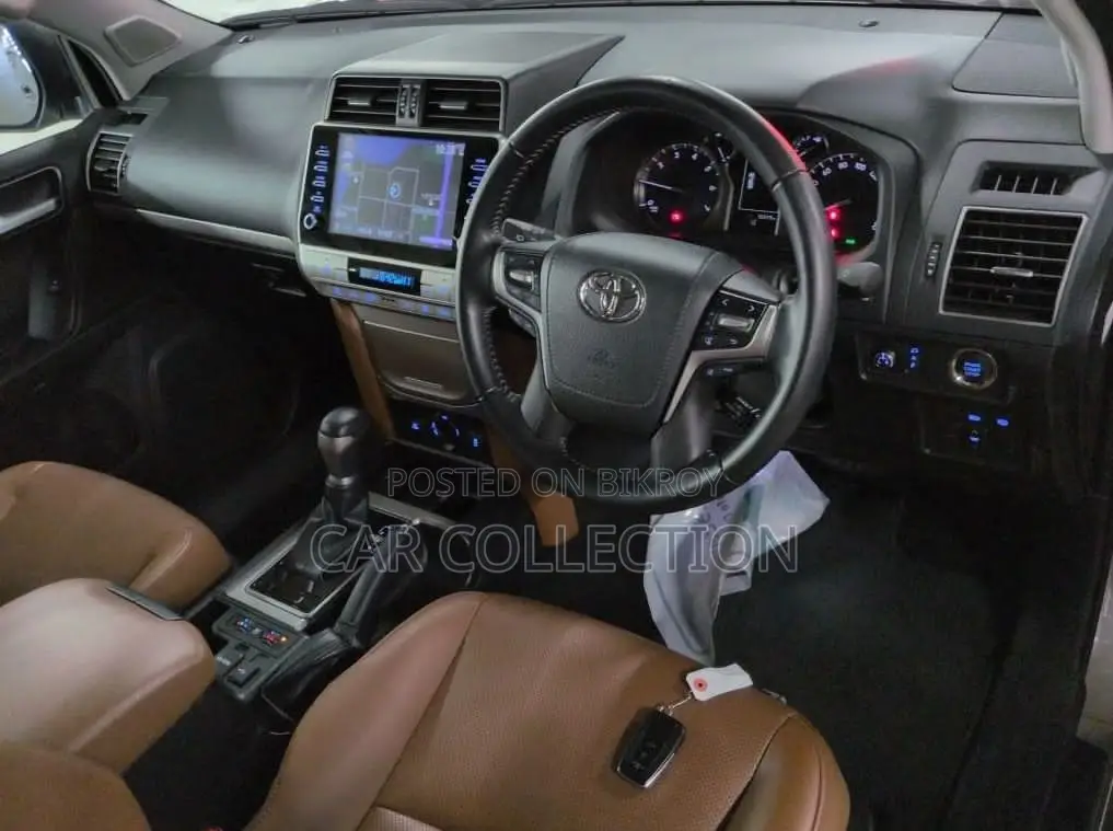 Toyota Land Cruiser TX L Package 70th 2022