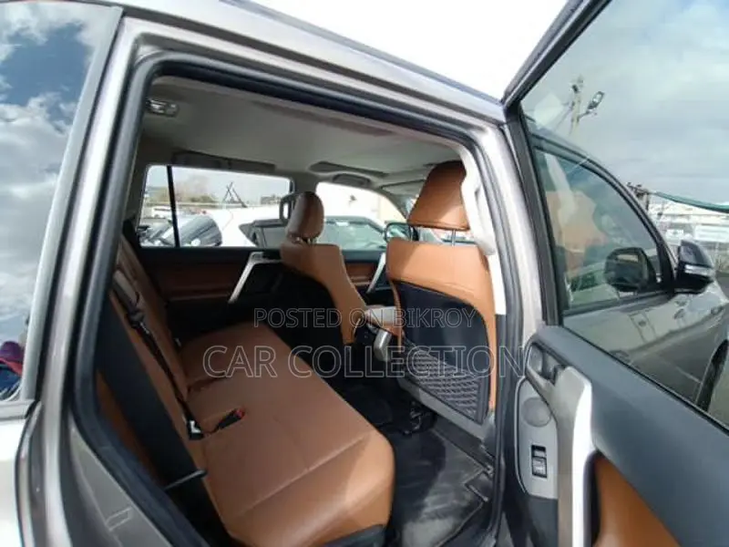 Toyota Land Cruiser TX L Package 70th 2022