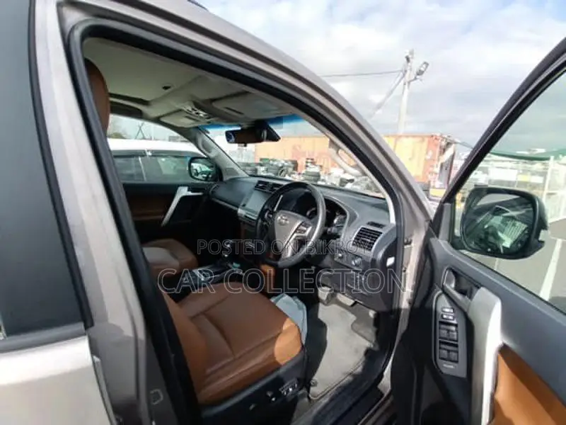 Toyota Land Cruiser TX L Package 70th 2022