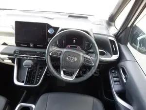 Toyota Noah SZ. 4.5. GRADE 2022