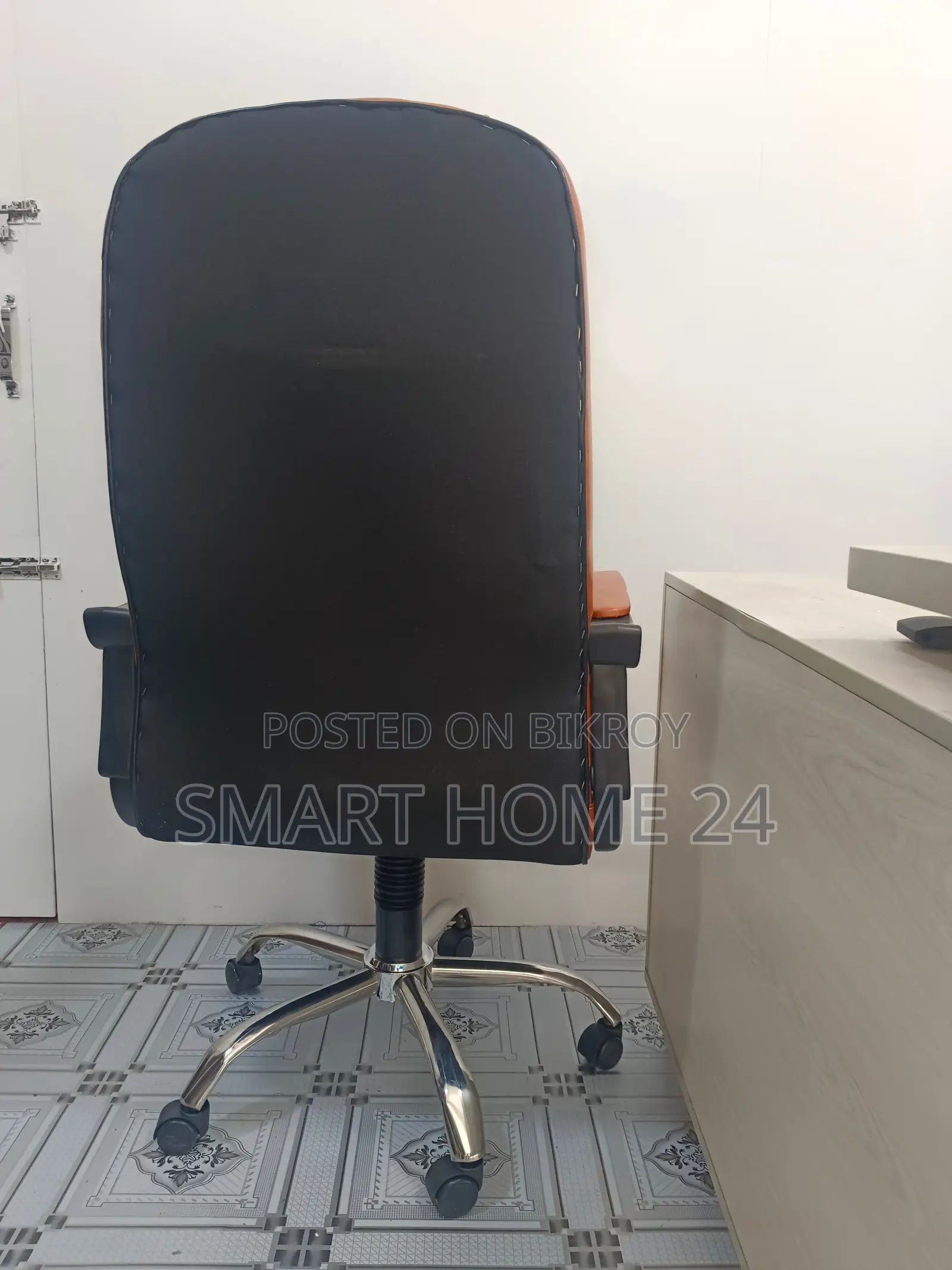 Premium Executive Office Chair – Dual Color High Back Design