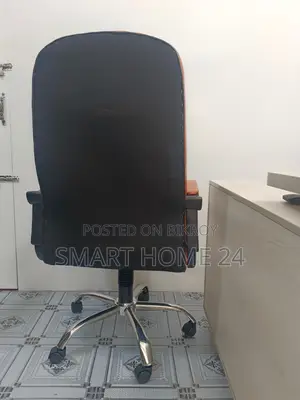 প্রিমিয়াম এক্সিকিউটিভ অফিস চেয়ার – ডুয়াল কালার হাই ব্যাক ডিজাইন