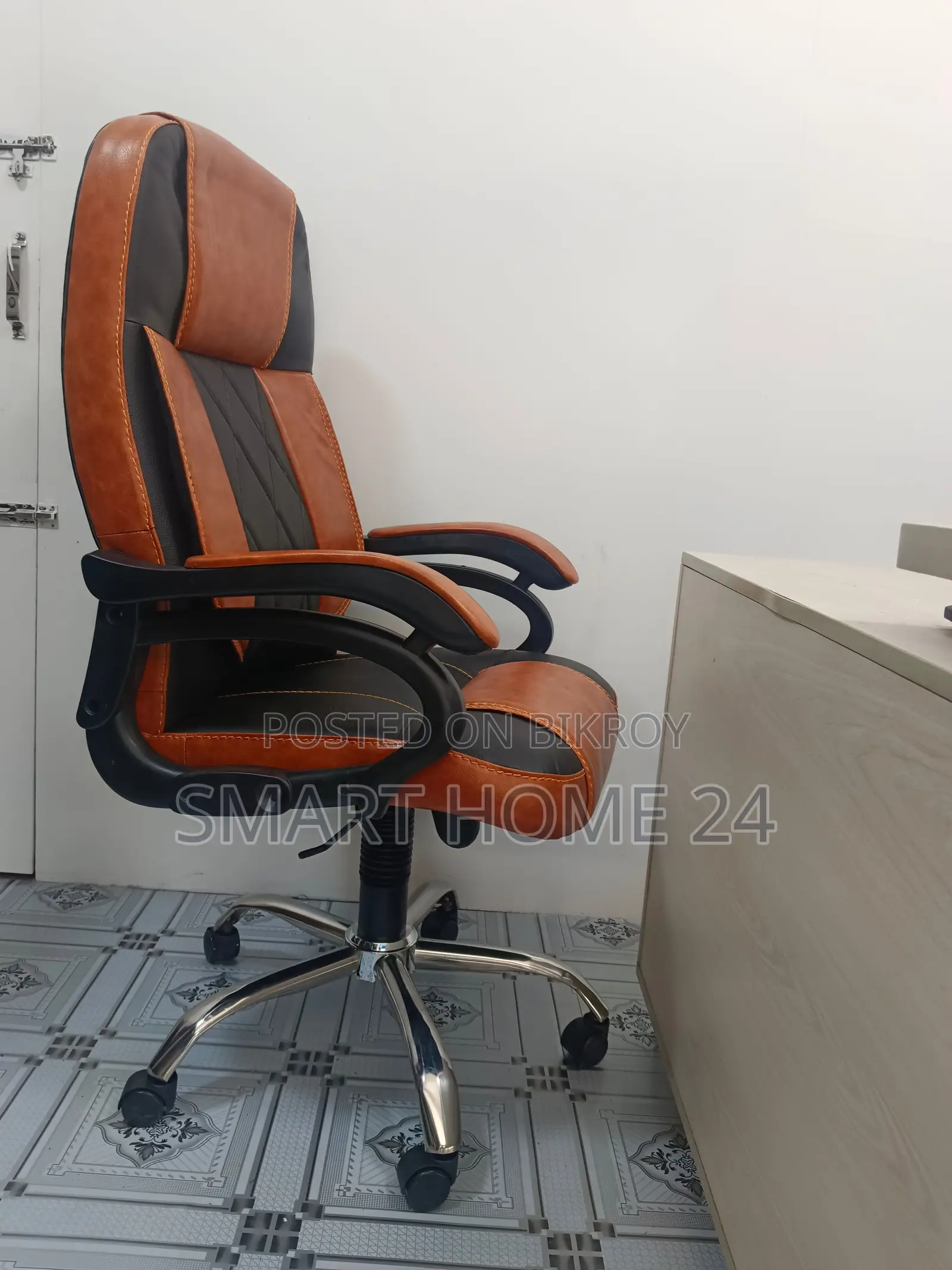Premium Executive Office Chair – Dual Color High Back Design