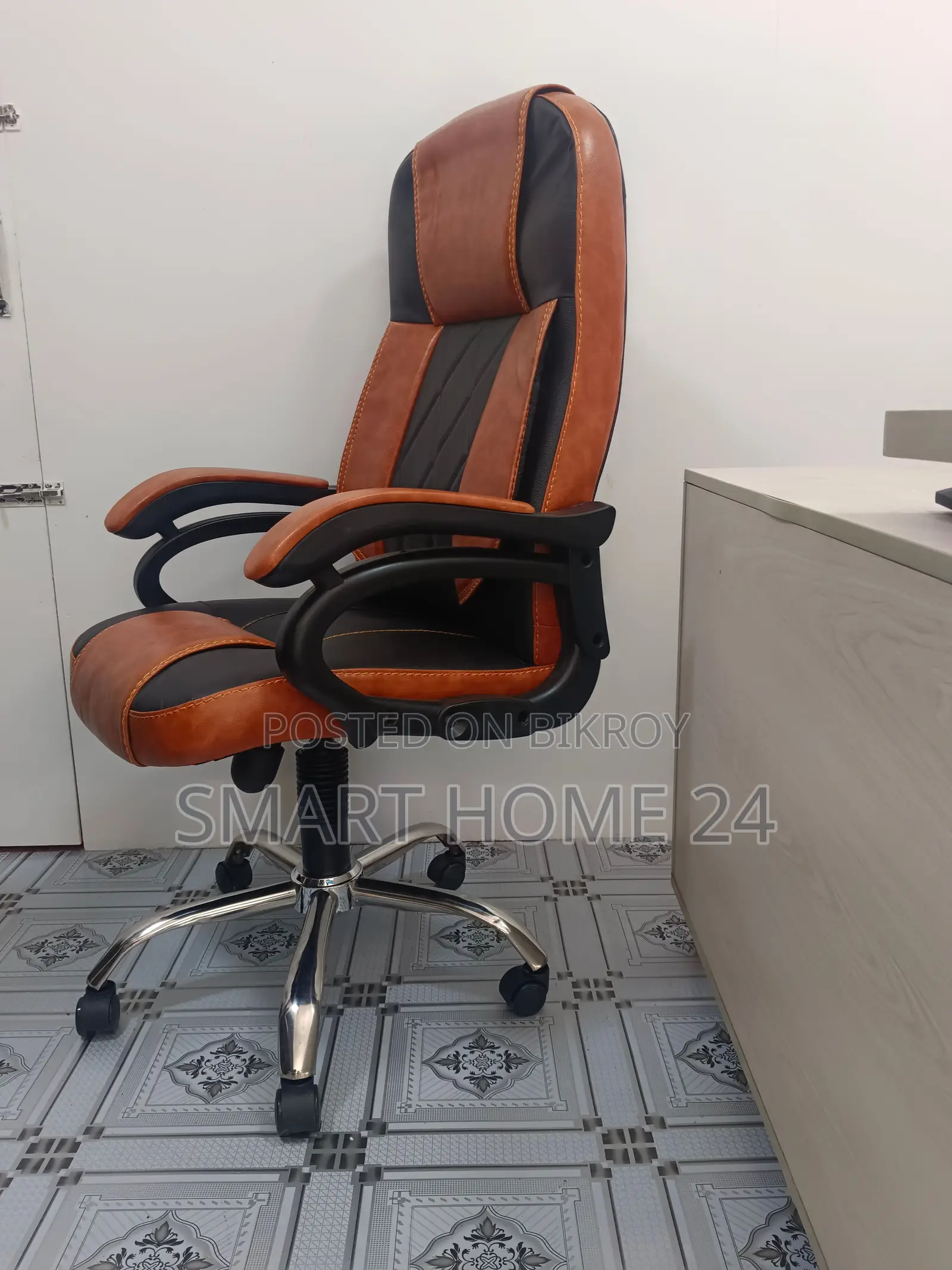 Premium Executive Office Chair – Dual Color High Back Design