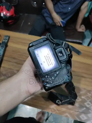Canon 700D Display Shadow Present