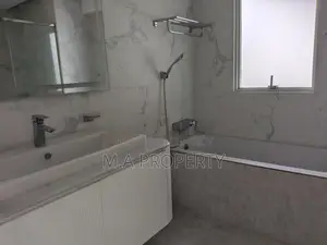 Rent New Luxurious Decorated 4-Bed, 7500sqft, 2-Carpark