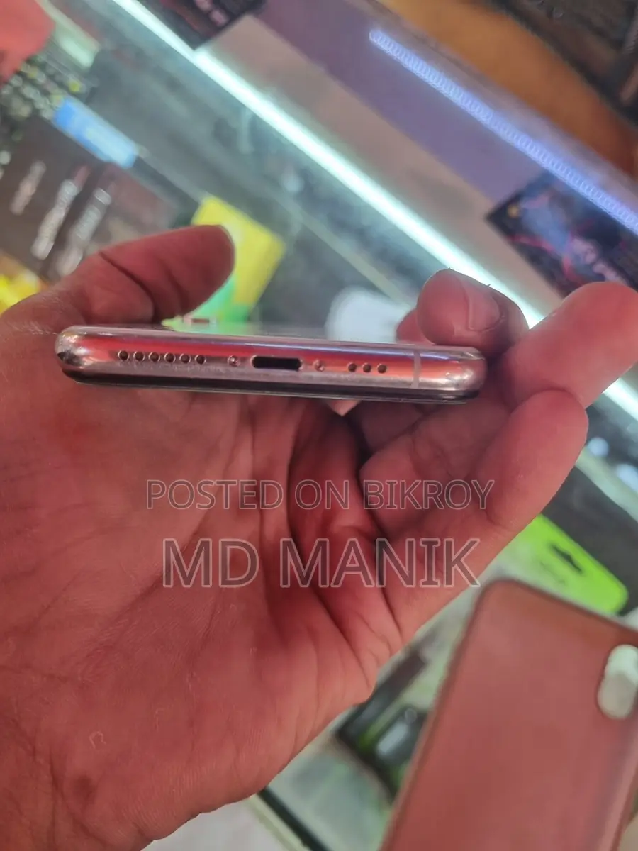 Apple iPhone XS (Used)