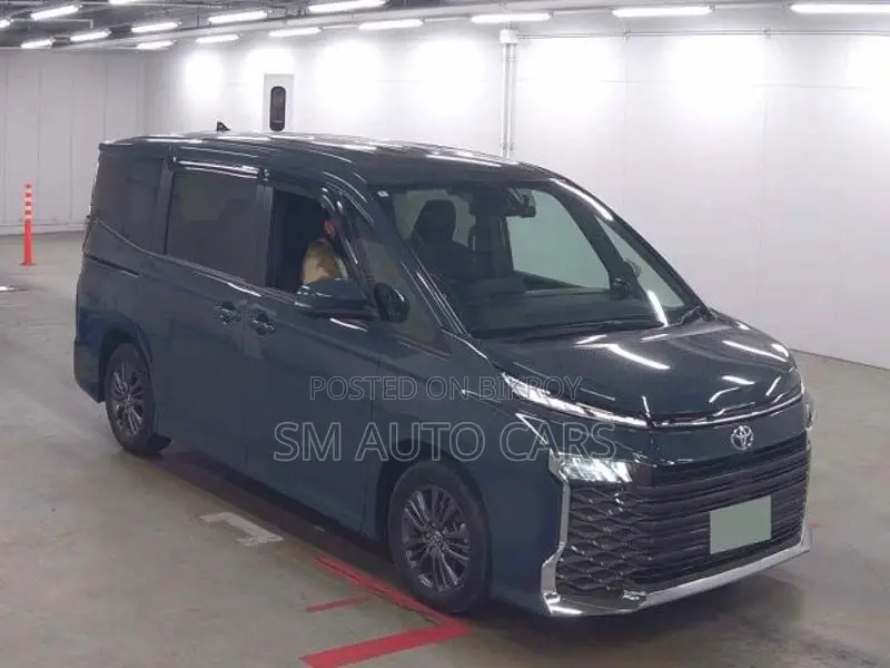 Toyota Voxy HB S-G Massive Grey 2022