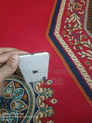 Apple iPhone 11 . (Used)