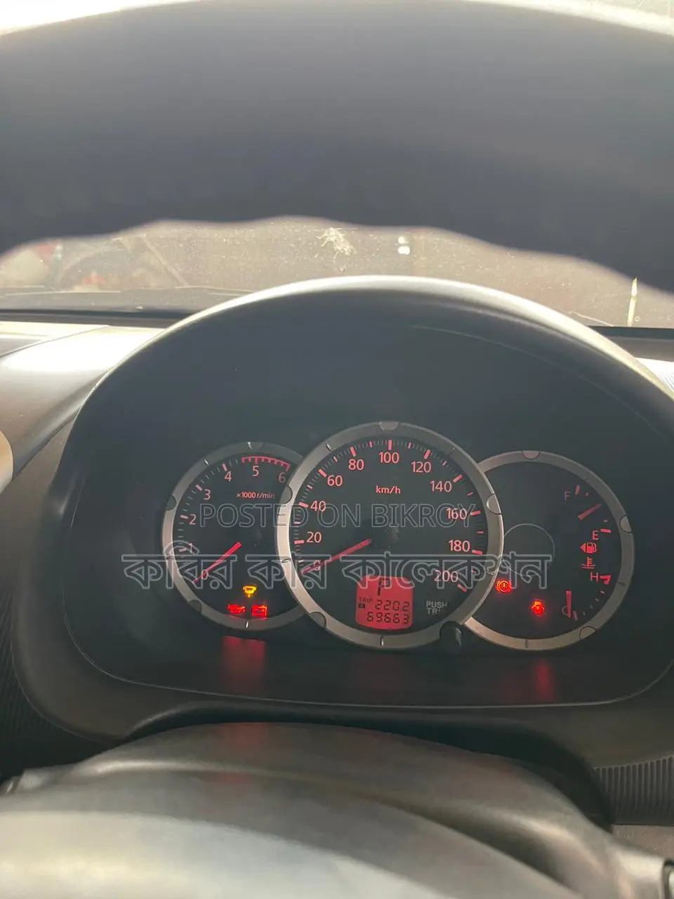 Mitsubishi L200 gray 2010