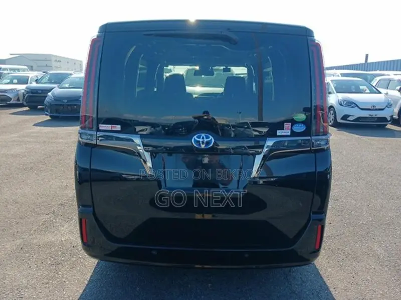 Toyota Esquire GI Premium(TAILORED) 2020
