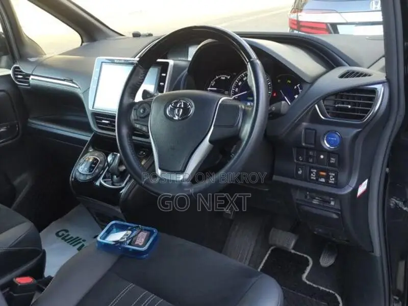 Toyota Esquire GI Premium(TAILORED) 2020
