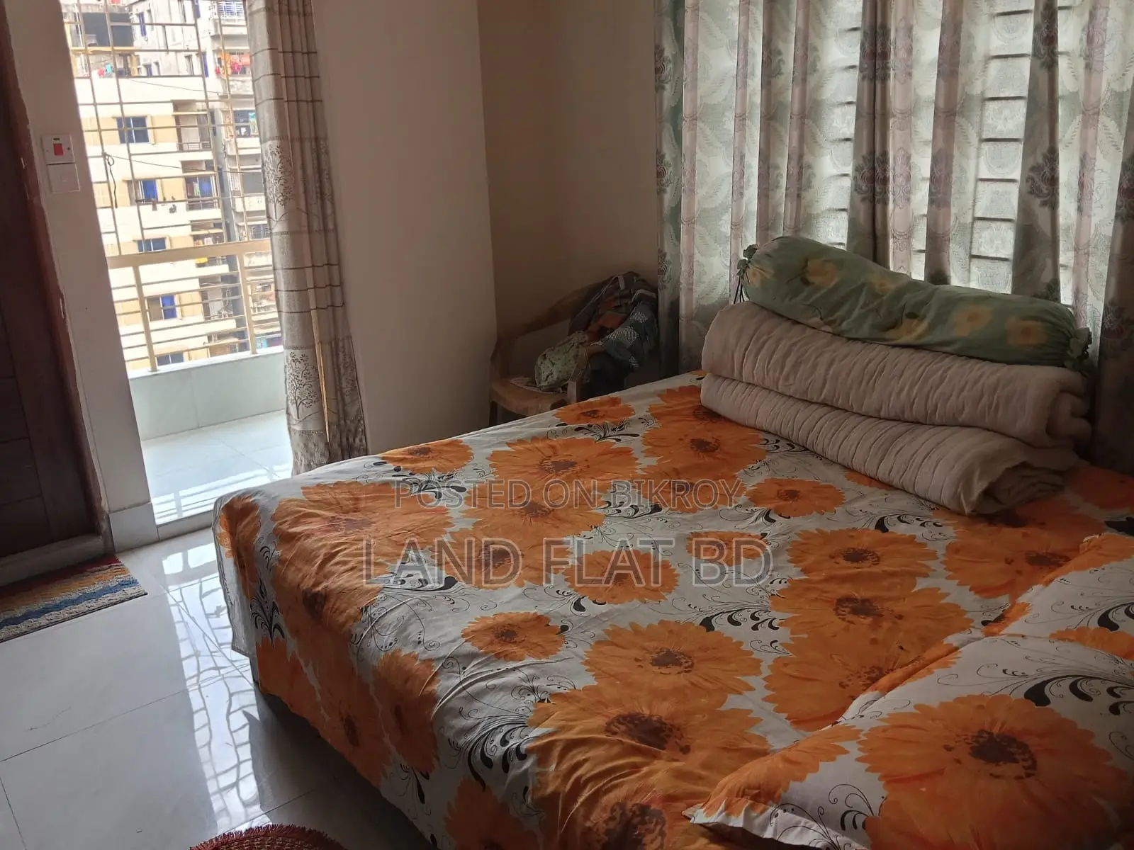 READY FLAT @ 1050 SFT DHAKA UDDAN.6 MONTH USED.
