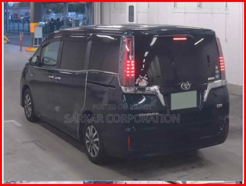Toyota Esquire Gi Premium 2020