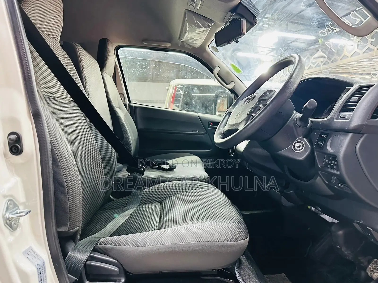 Toyota Hiace Original Ambulance 2022