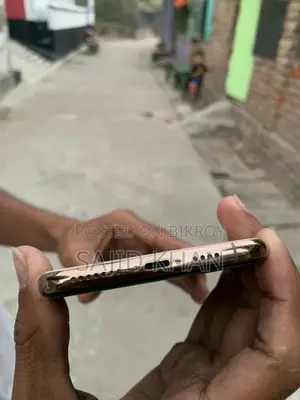 Apple iPhone XS (Used)