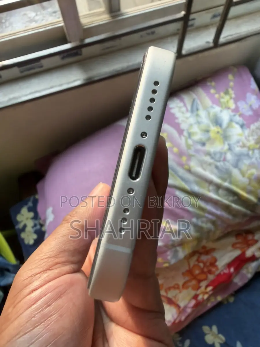 Apple iPhone 17 (Used)