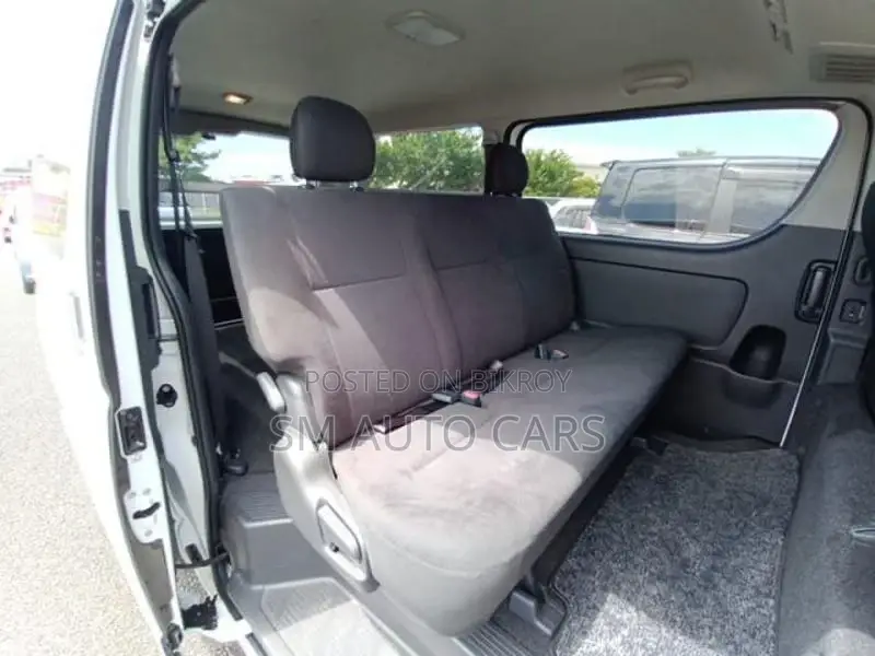 Toyota Hiace Super GL Pearl 2022