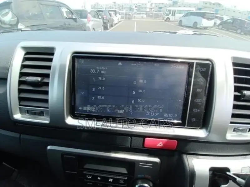 Toyota Hiace Super GL Pearl 2022