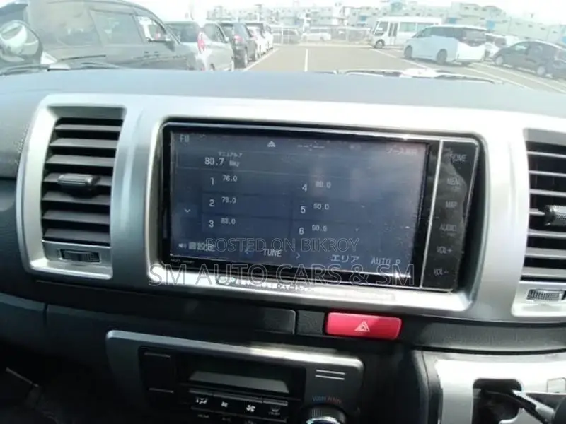 Toyota Hiace Super GL Pearl 2022