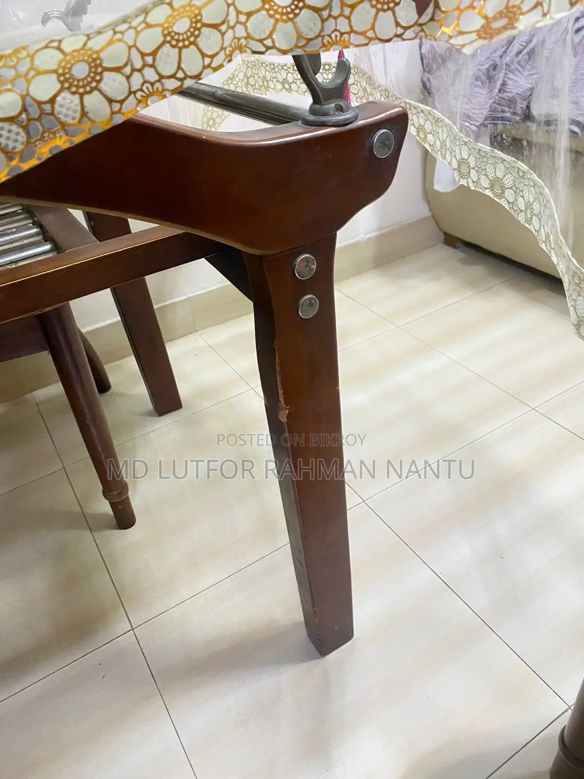 Table and 6 chairs in good condition