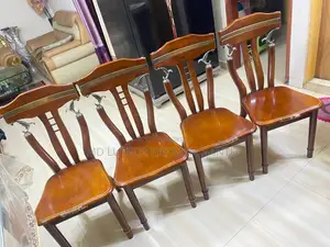 Table and 6 chairs in good condition