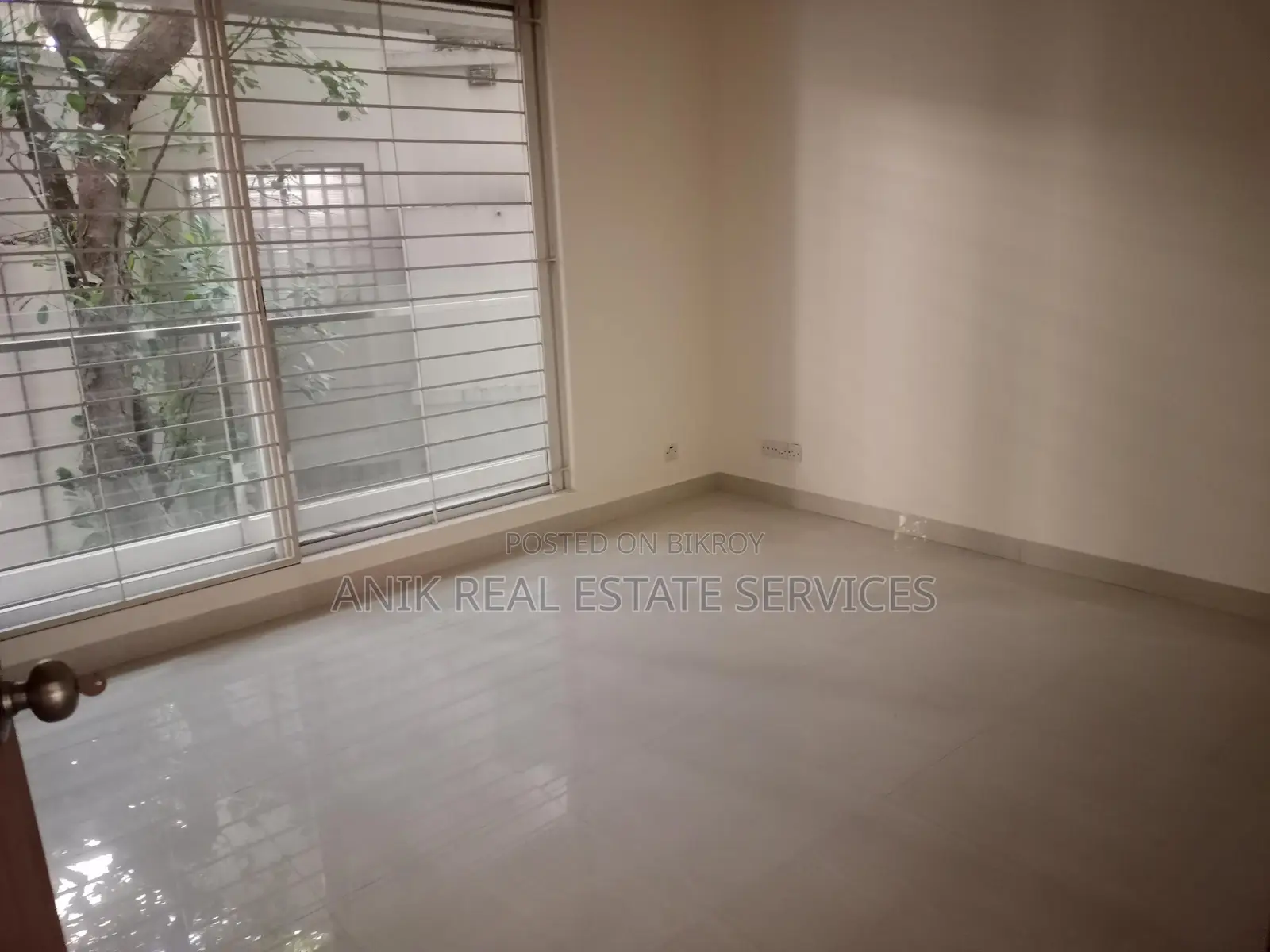 Good Quality 3 Bedroom Un Farnised Flat Rent In Gulshan