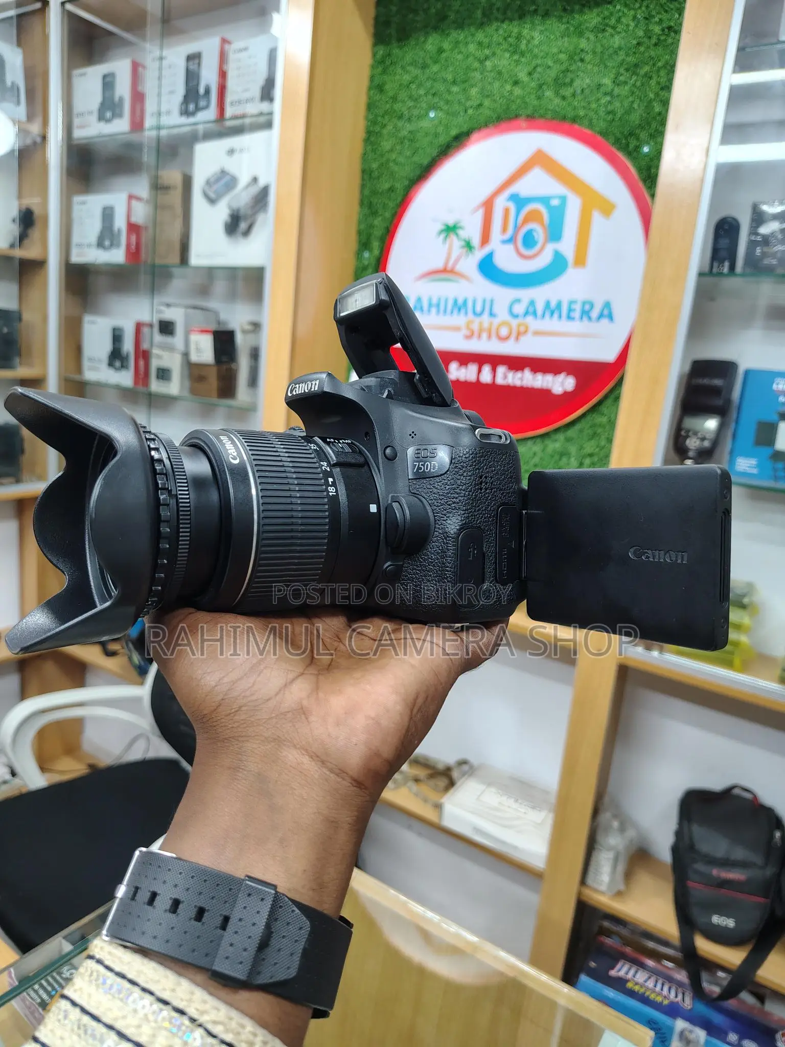 Grab this Eid special offer: Canon 750D with 18-55 lens in fresh condition