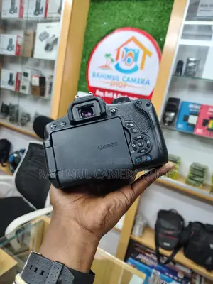 Grab this Eid special offer: Canon 750D with 18-55 lens in fresh condition