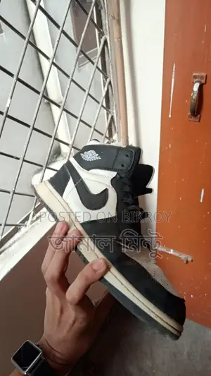 Nike Air Jordan 1 Retro High OG Sneakers