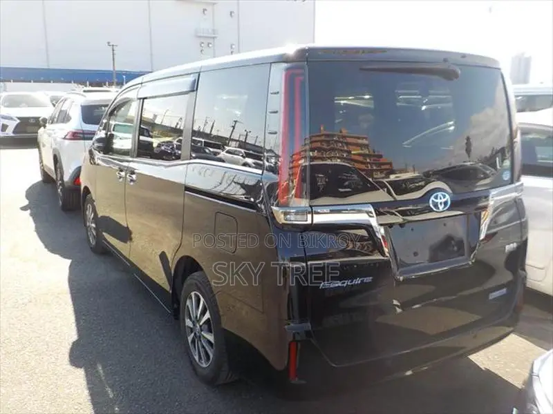 Toyota Esquire Gi Pre. Package 2020