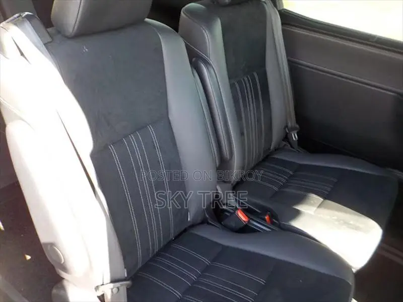 Toyota Esquire Gi Pre. Package 2020